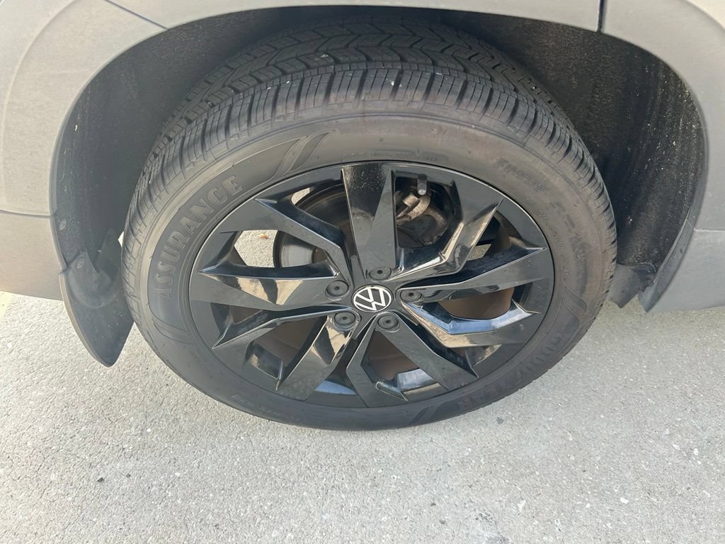 Certified 2023 Volkswagen Taos SE w/ Panoramic Sunroof Package FWD image 26