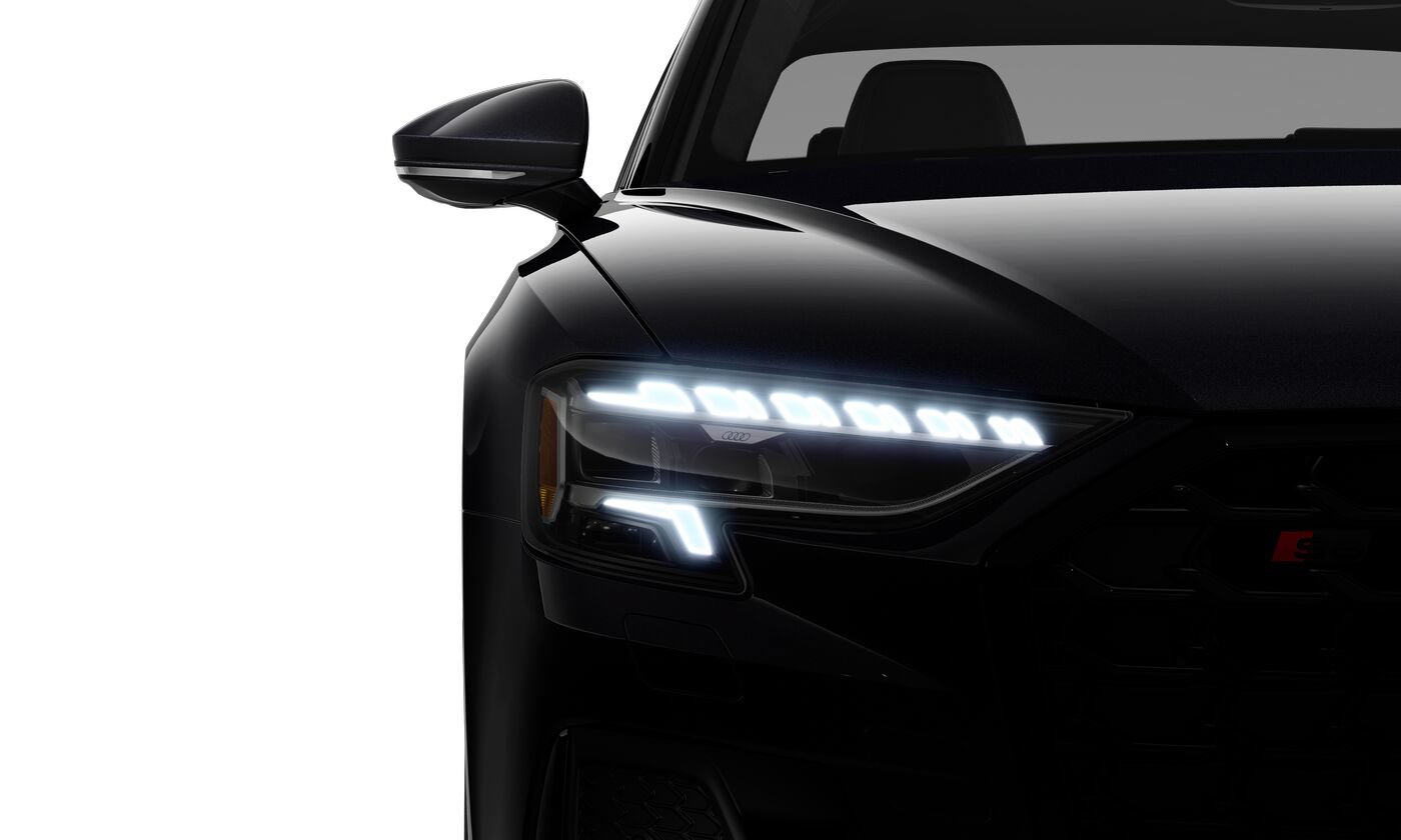 Certified 2024 Audi S8 AWD/4WD image 6