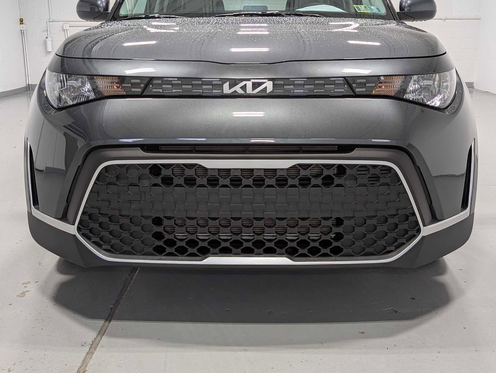 Certified 2023 Kia Soul LX image 2