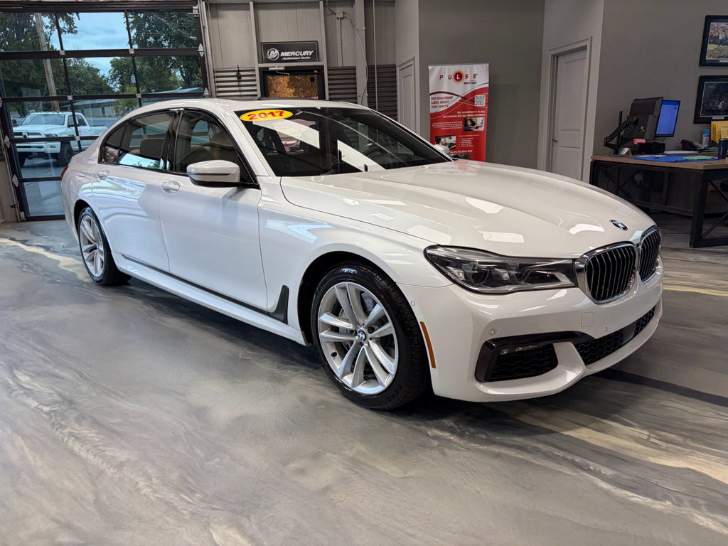Used 2017 BMW 750i xDrive AWD/4WD image 1