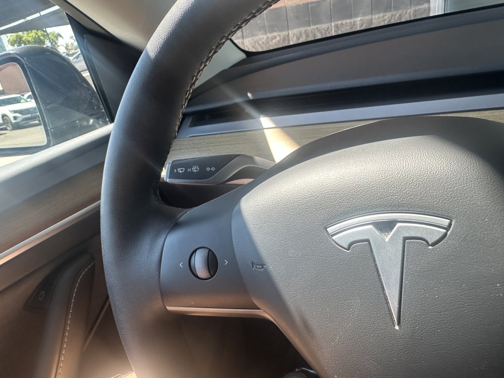 Used 2025 Tesla Model Y Long Range RWD image 15