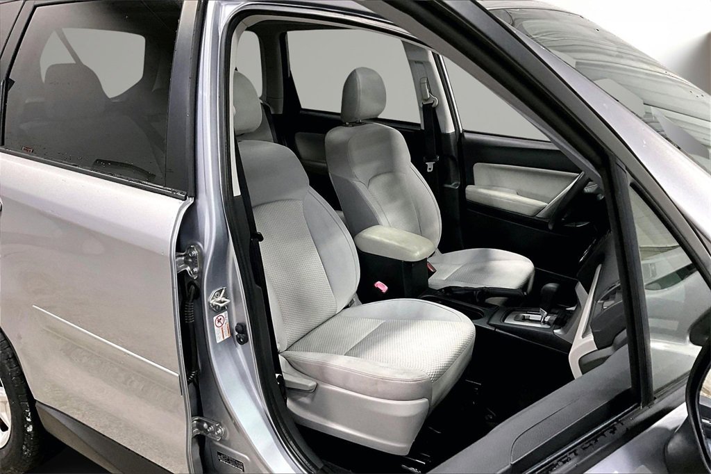 Used 2014 Subaru Forester 2.5i Premium w/ All-Weather Package image 28