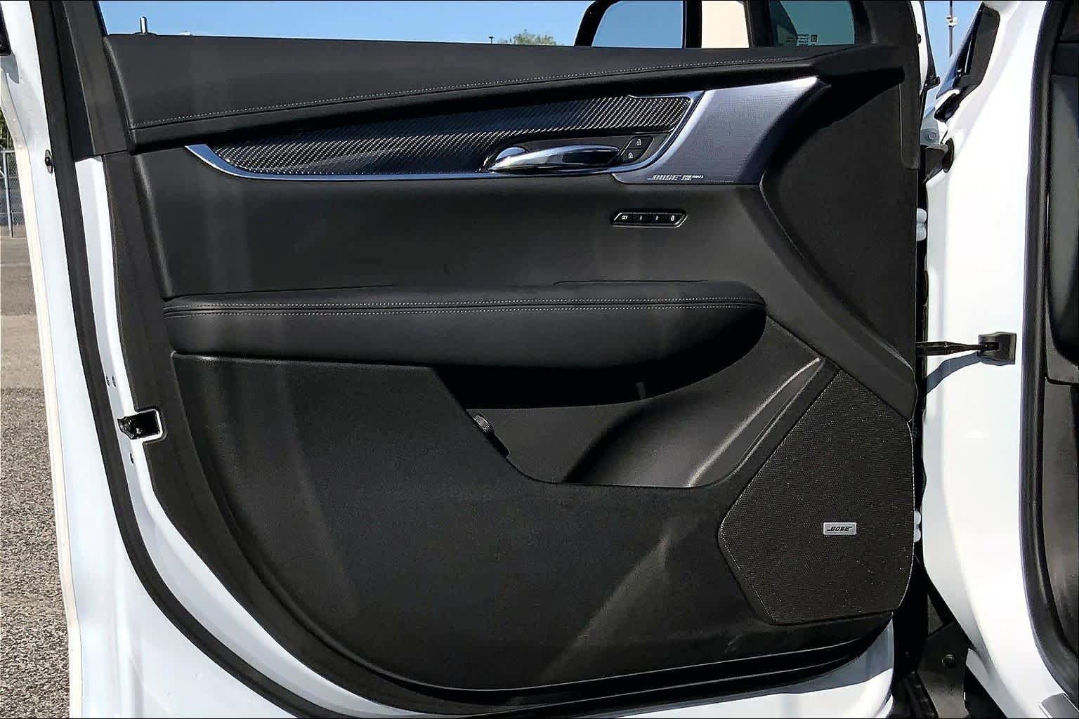 Used 2025 Cadillac XT6 Sport w/ Technology Package AWD/4WD image 21