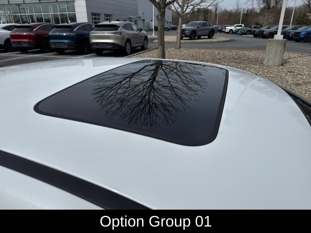 Used 2021 Hyundai Elantra Limited image 9
