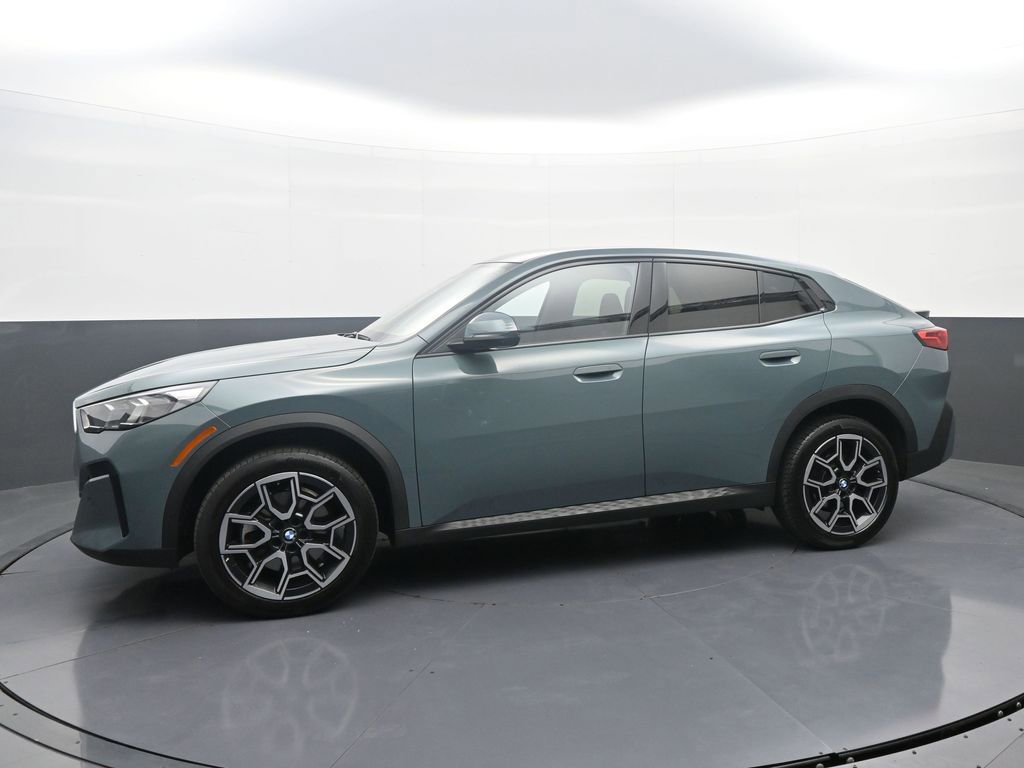 Used 2025 BMW X2 xDrive28i AWD/4WD image 4