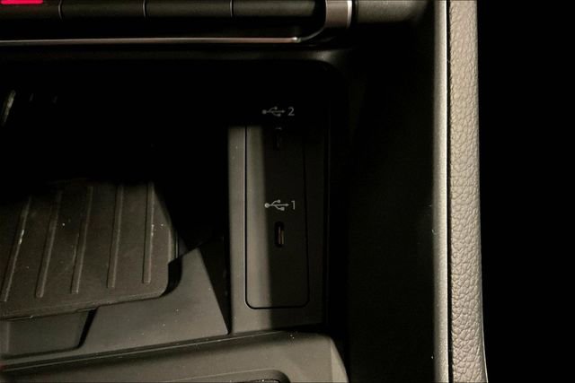 Certified 2025 Audi Q3 2.0T Premium Plus w/ Premium Plus Package AWD/4WD image 33