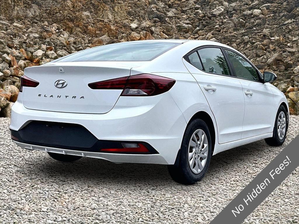 Used 2019 Hyundai Elantra SE w/ Cargo Package FWD image 2