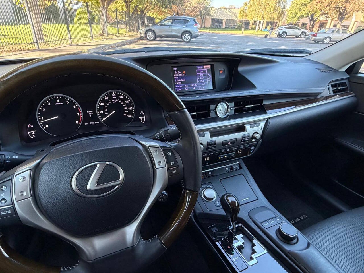 Used 2014 Lexus ES 350 w/ Premium Package FWD image 9
