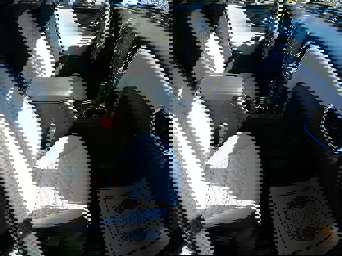 Used 2021 Chevrolet Equinox LS image 18