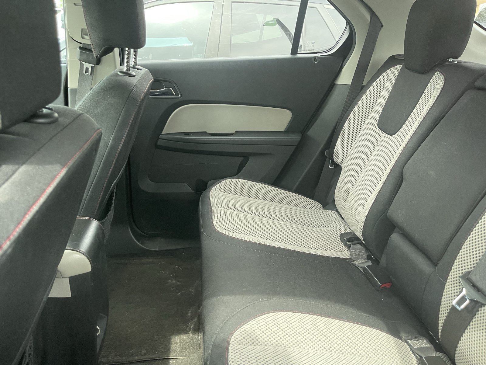 Used 2015 Chevrolet Equinox LT w/ Driver Convenience Package FWD image 9