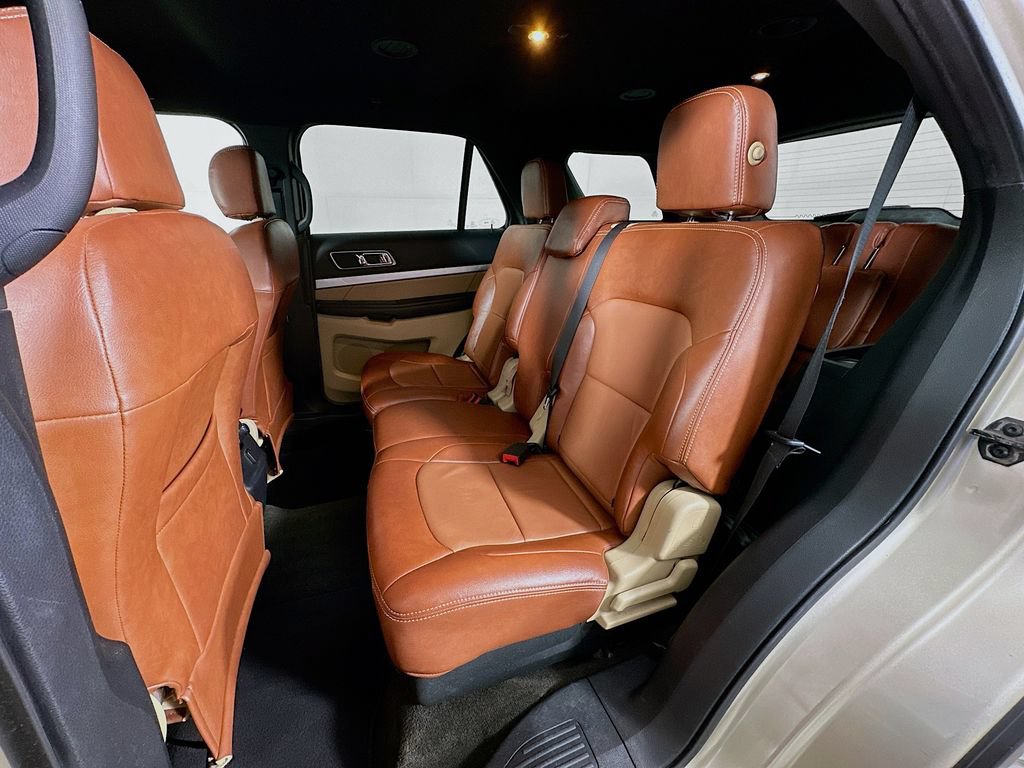 Used 2017 Ford Explorer XLT FWD image 27