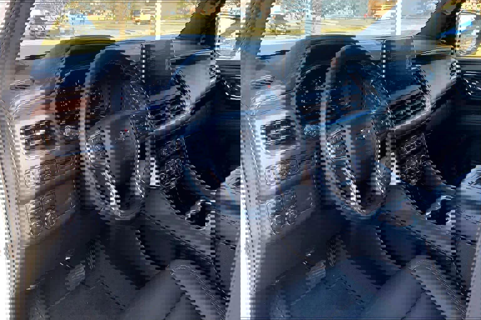 Certified 2024 Chevrolet Tahoe Z71 w/ Luxury Package image 17