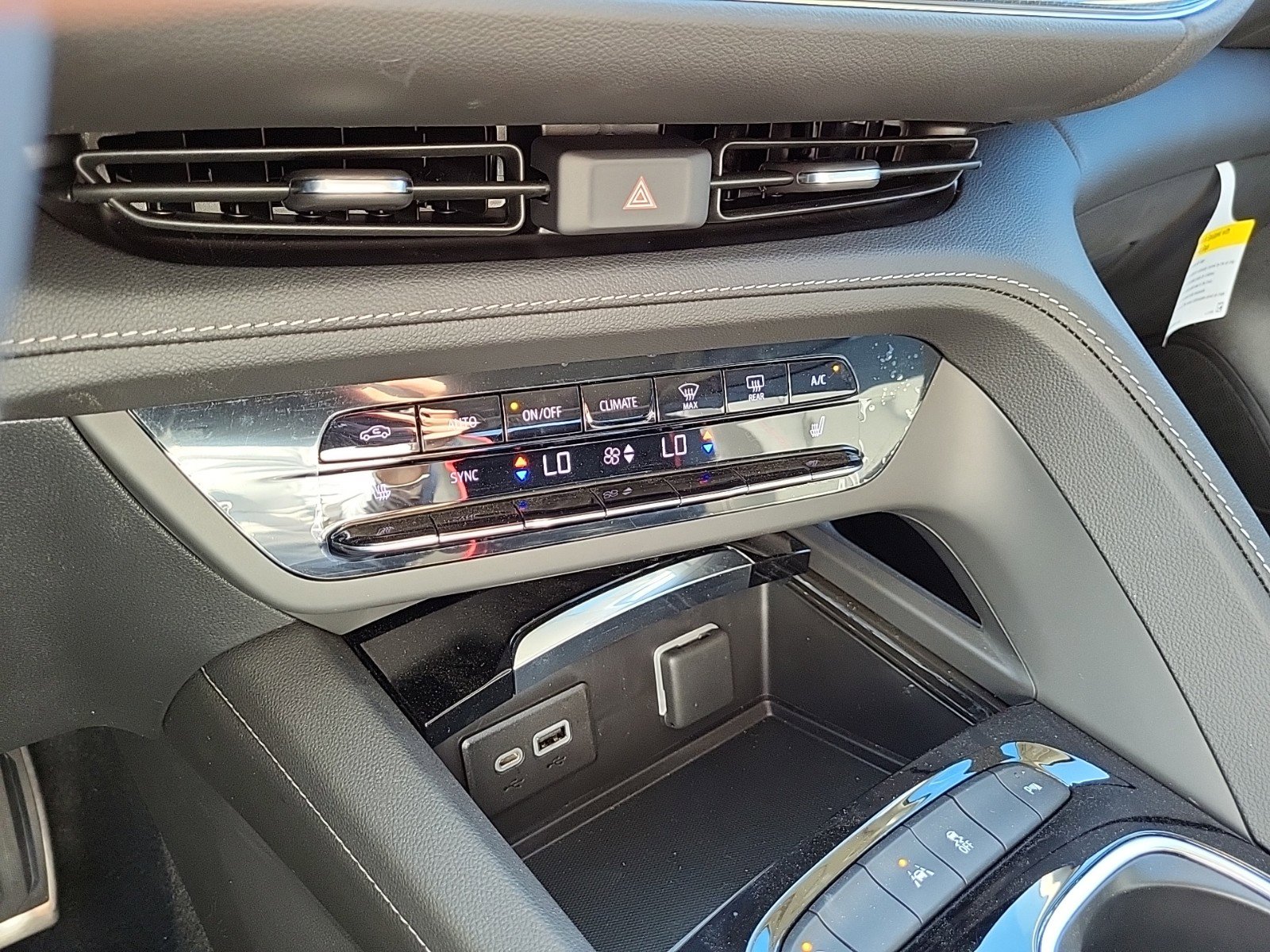 Used 2023 Buick Envision Essence w/ Sport Touring Package image 22