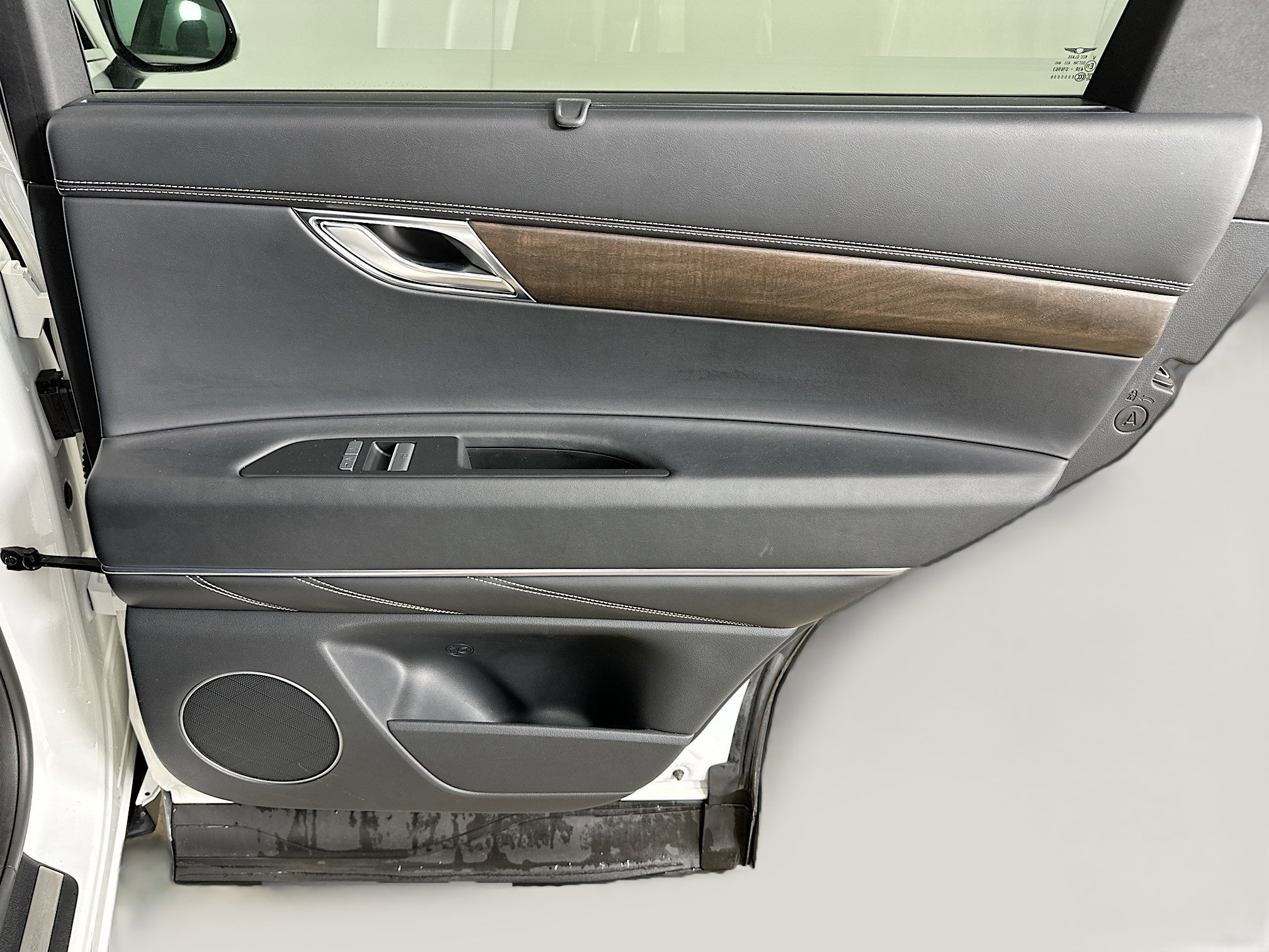 Used 2024 Genesis GV80 3.5T image 32