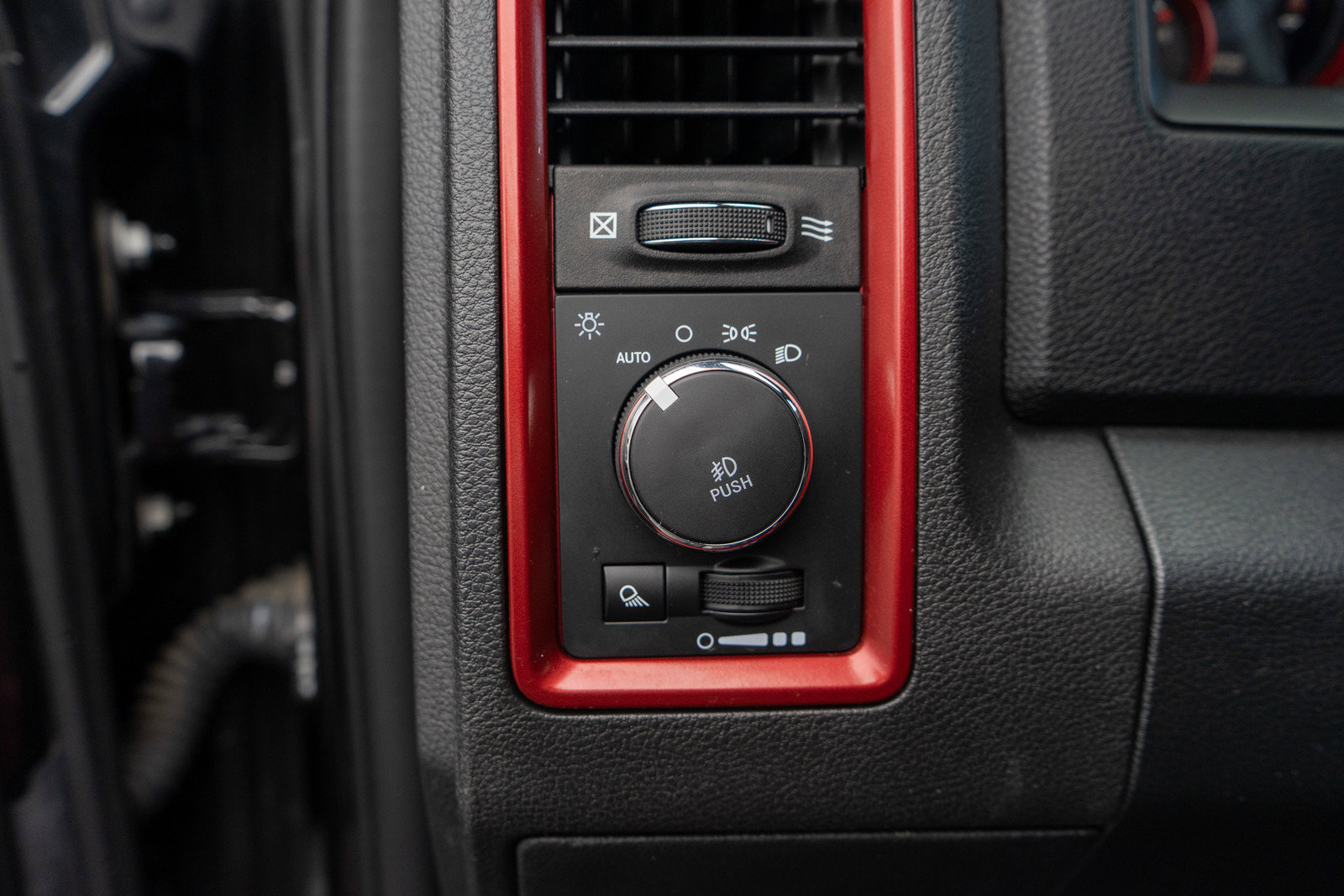 Used 2018 RAM 1500 Rebel w/ Luxury Group AWD/4WD image 15