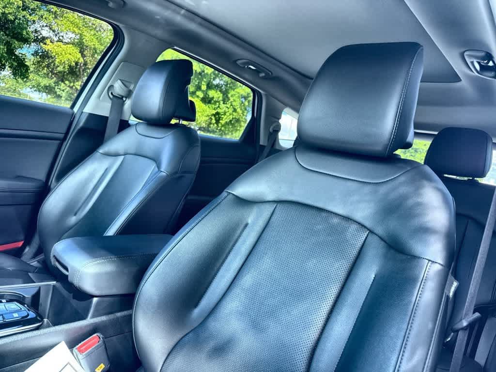 Used 2025 Kia Sportage EX w/ Premium Package FWD image 14