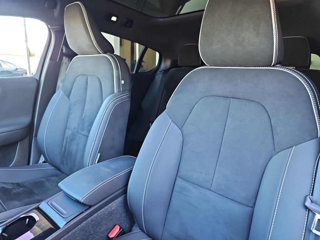 Used 2023 Volvo C40 P8 Recharge Ultimate image 20