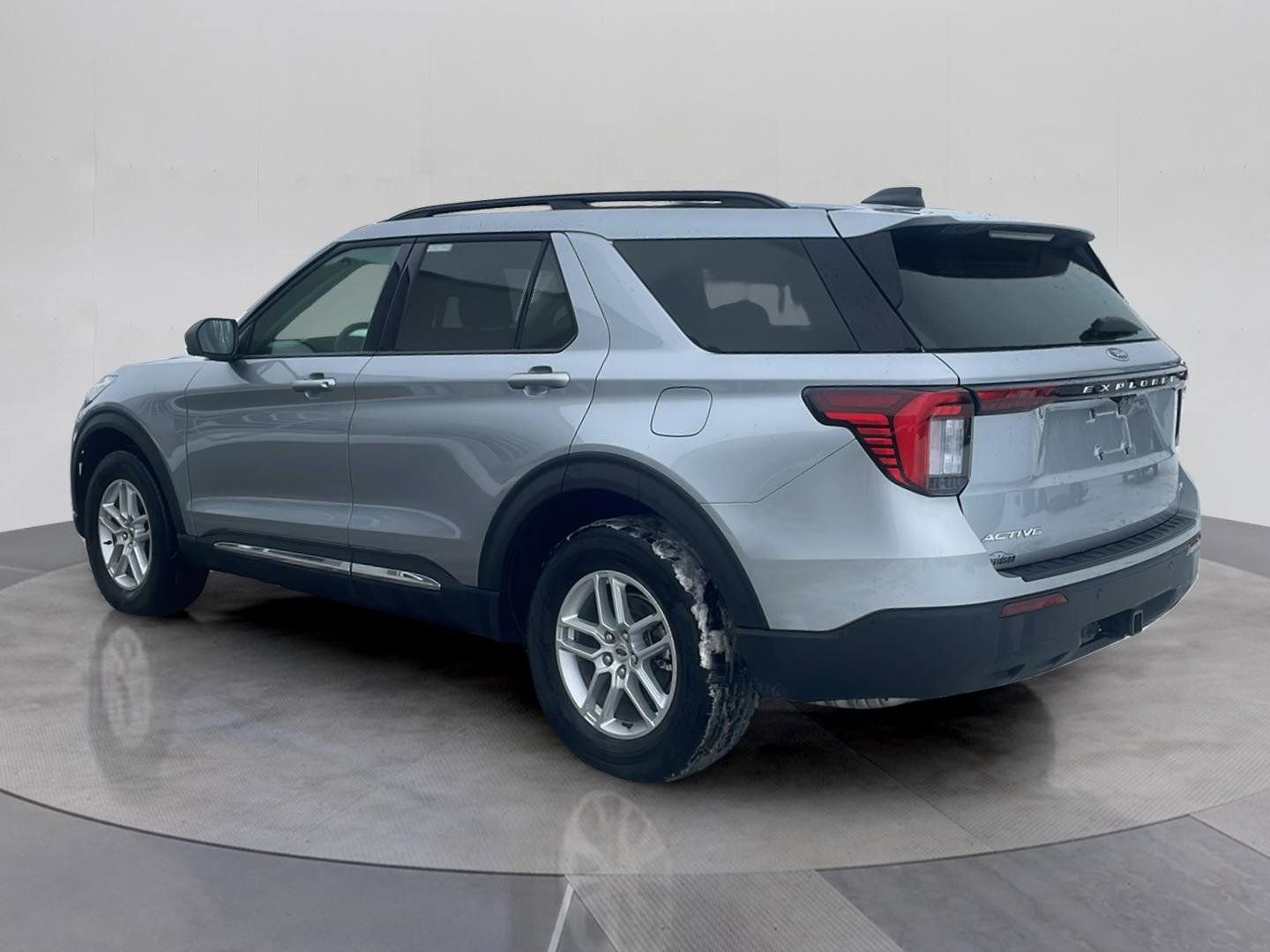 Certified 2025 Ford Explorer Active image 3