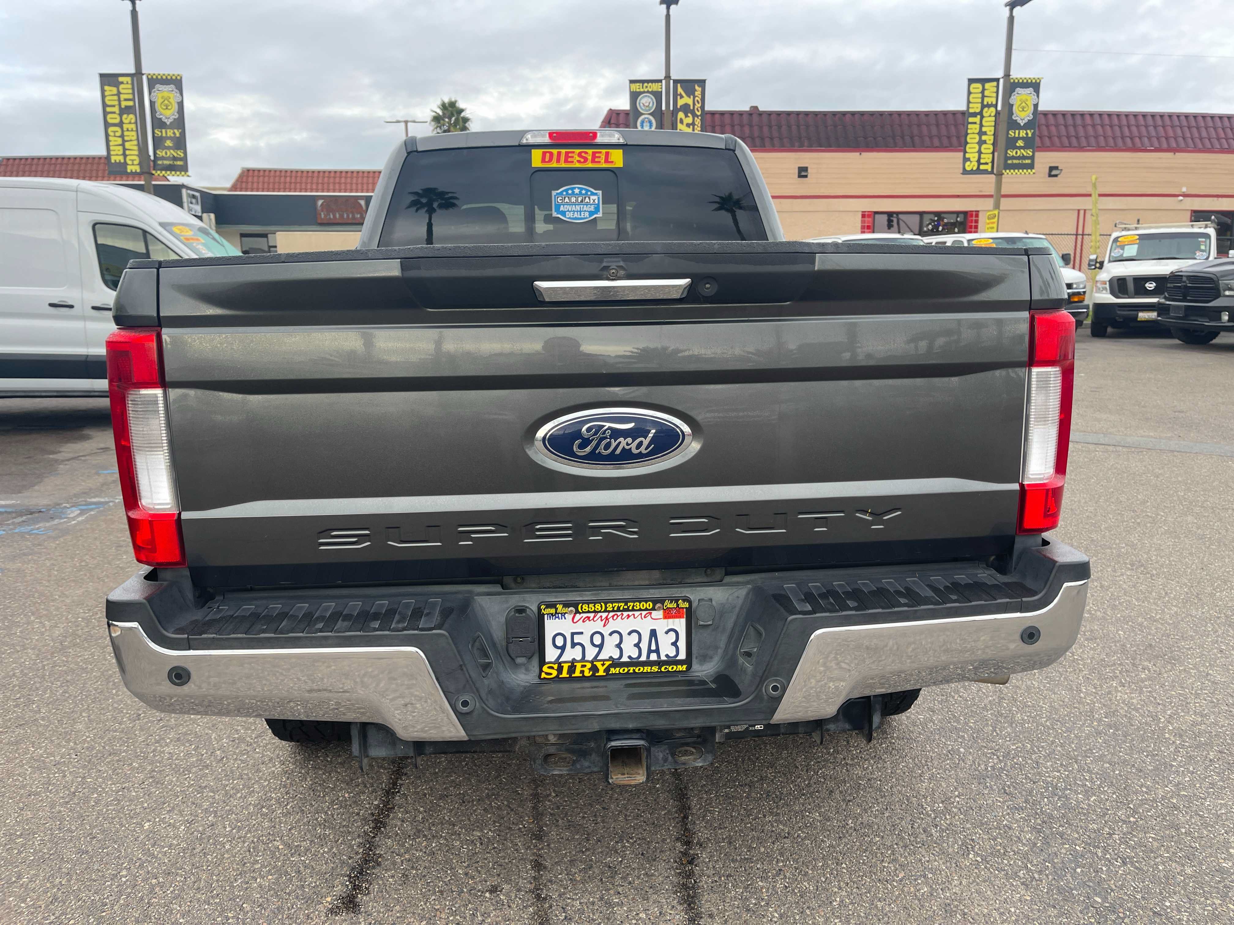 Used 2017 Ford F250 Lariat w/ Lariat Value Package AWD/4WD image 4