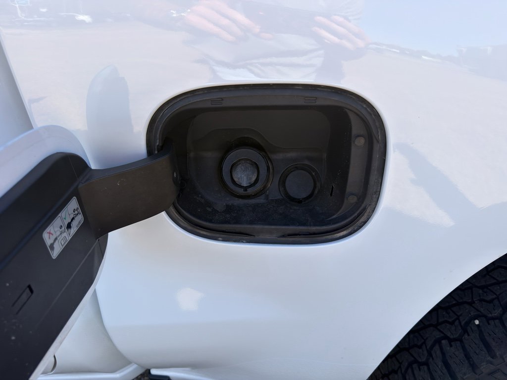 Used 2024 Chevrolet Silverado 1500 LT Trail Boss w/ Protection Package image 15