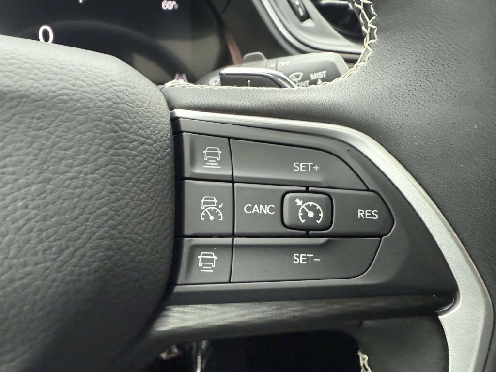 Used 2025 Jeep Grand Cherokee Altitude AWD/4WD image 22