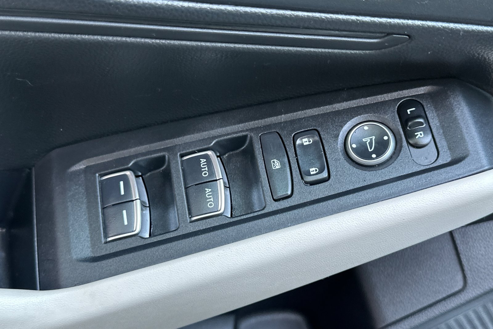 Used 2023 Honda Accord LX image 12