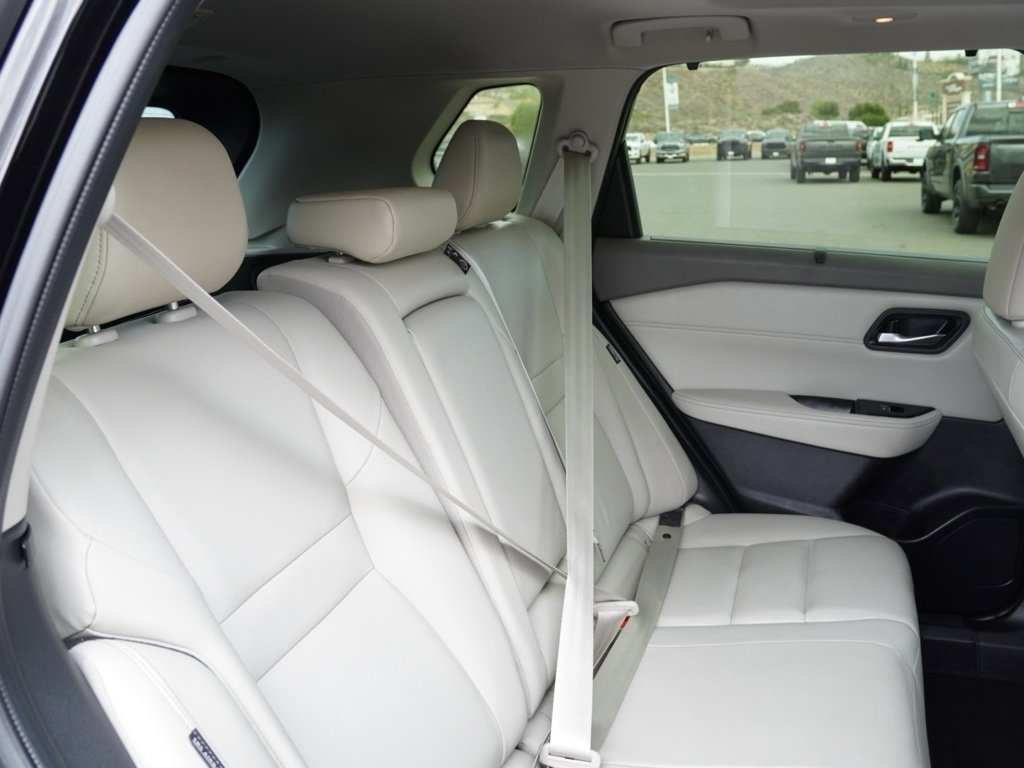 Used 2023 Nissan Rogue SL w/ SL Premium Package image 25