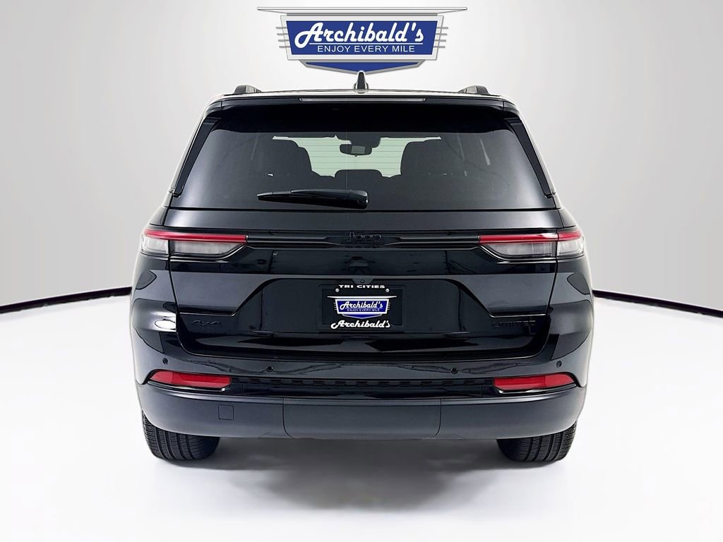 Used 2024 Jeep Grand Cherokee Limited w/ Black Appearance Package AWD/4WD image 7
