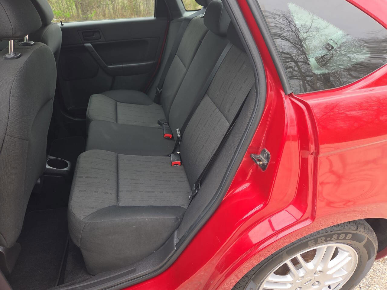 Used 2010 Ford Focus SE image 12