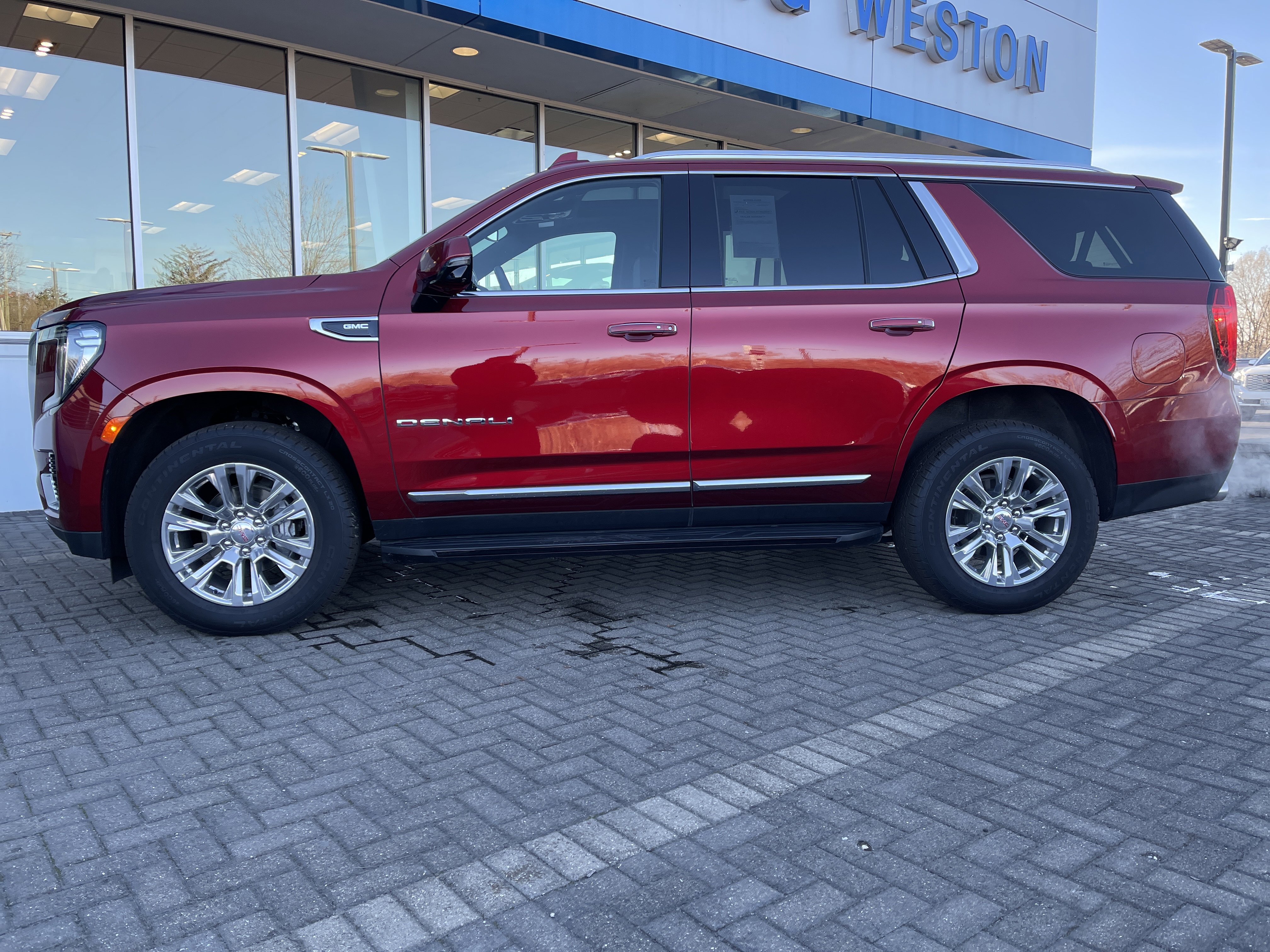 Used 2024 GMC Yukon Denali w/ Max Trailering Package image 2