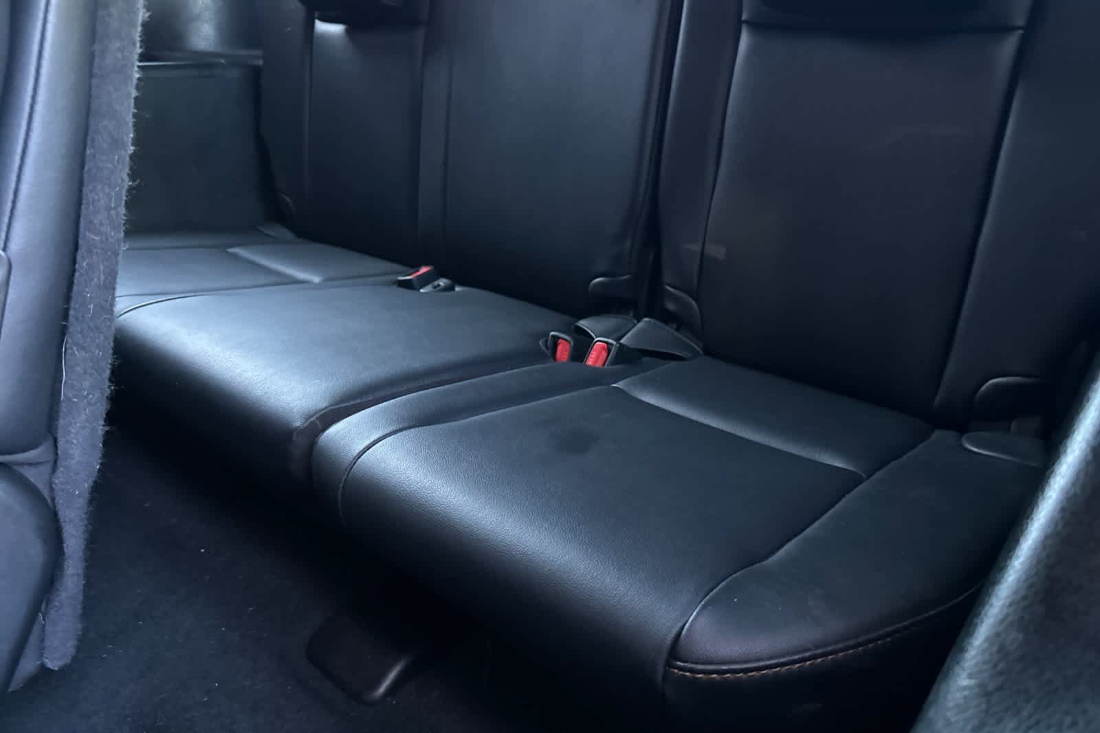 Used 2019 Toyota Highlander XLE AWD/4WD image 16