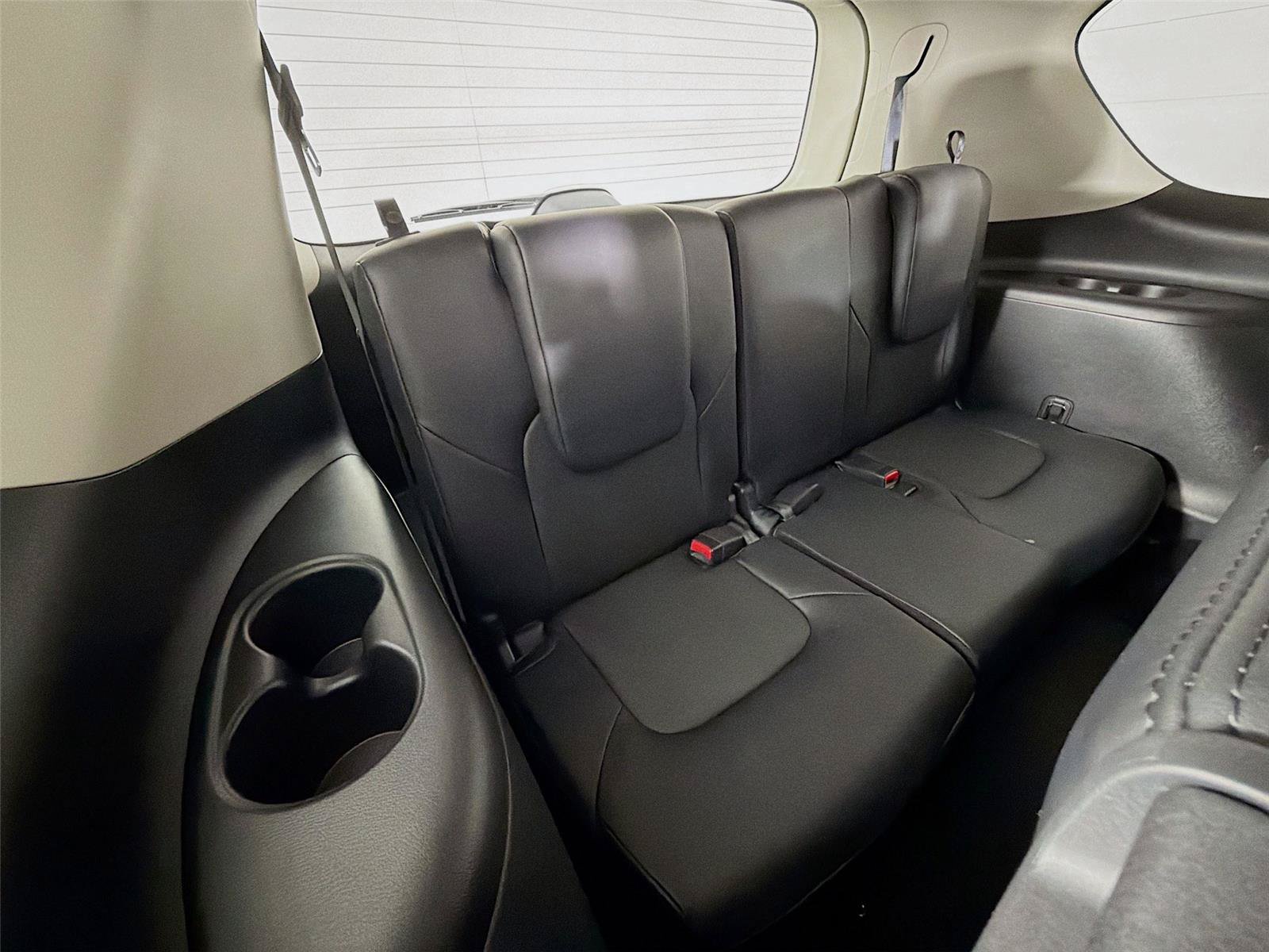 Used 2024 Nissan Armada SV AWD/4WD image 39