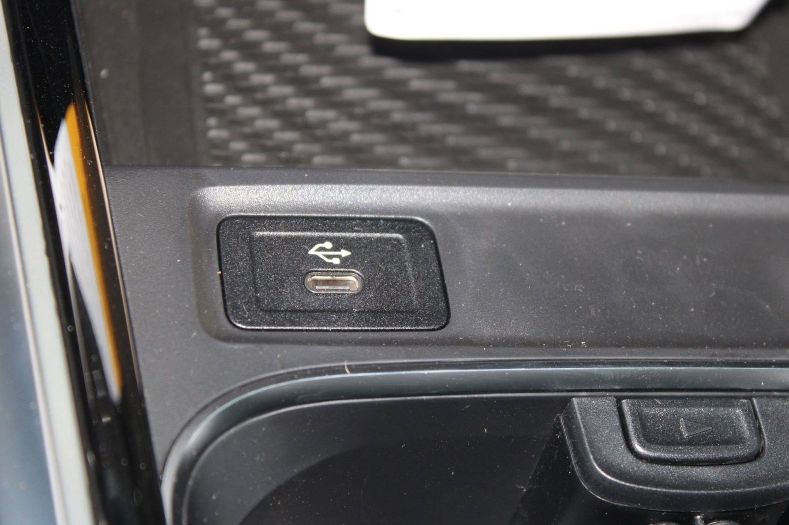 Used 2026 Mercedes-Benz GLB 250 image 27