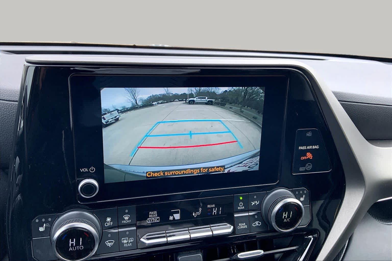 Used 2023 Toyota Highlander XLE FWD image 29