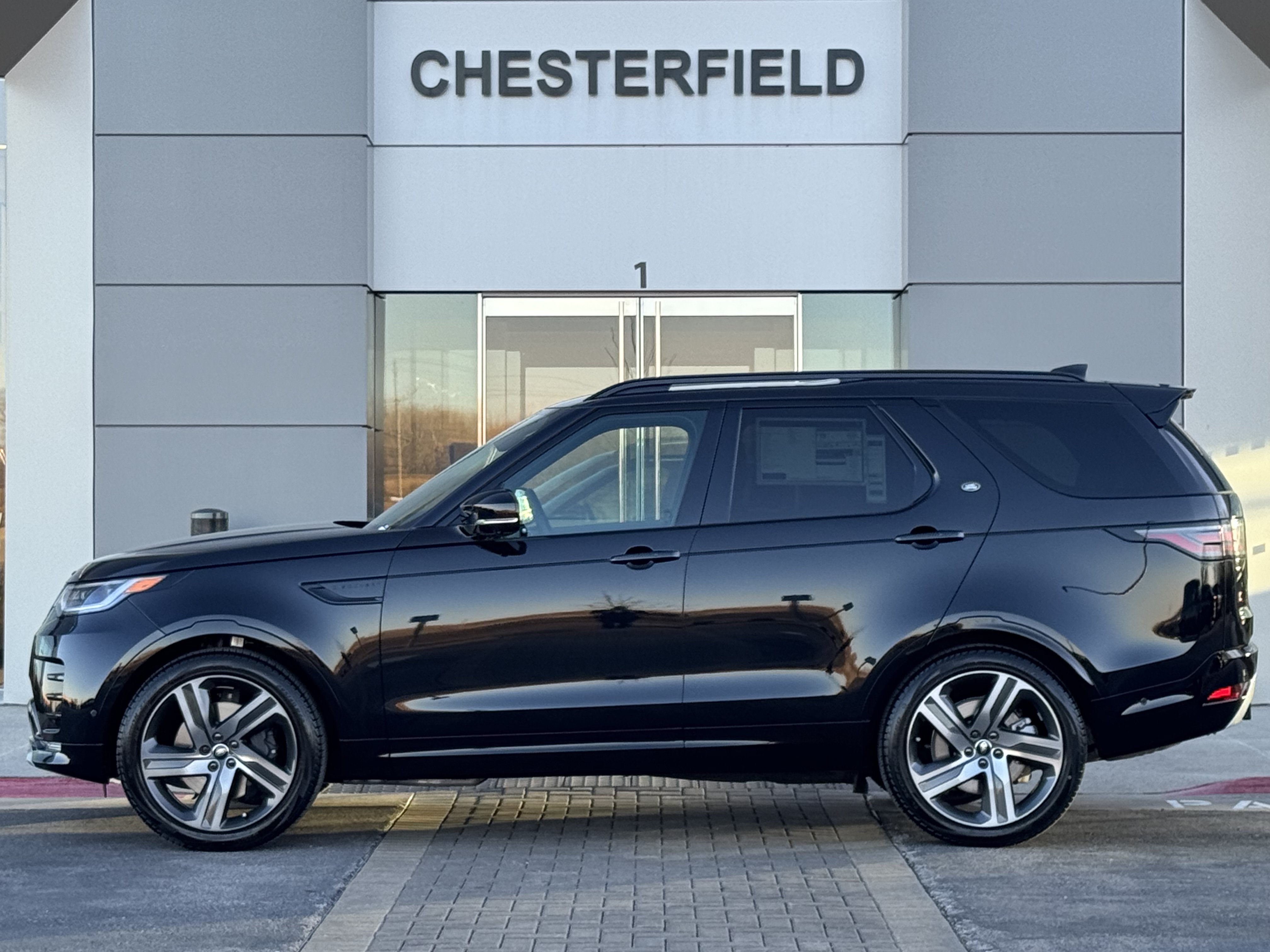 New 2026 Land Rover Discovery Limited Edition AWD/4WD image 6