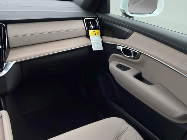 New 2027 Volvo XC90 B6 Plus AWD/4WD image 12