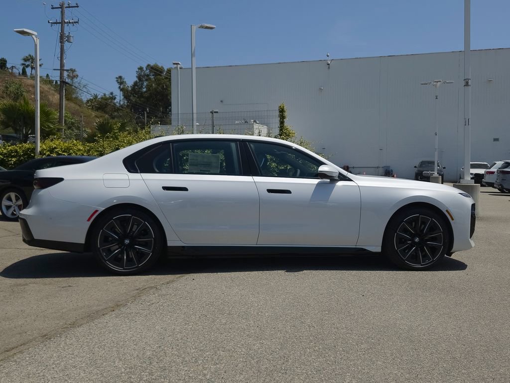 New 2026 BMW 750e xDrive w/ Premium Package AWD/4WD image 4