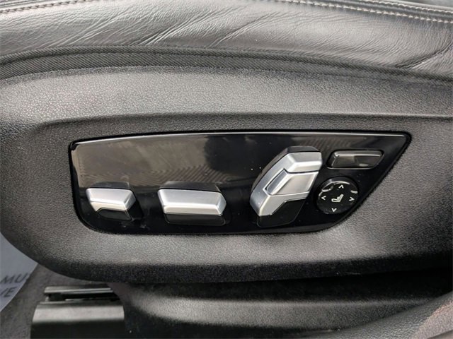 Used 2021 BMW 540i xDrive w/ Premium Package image 13