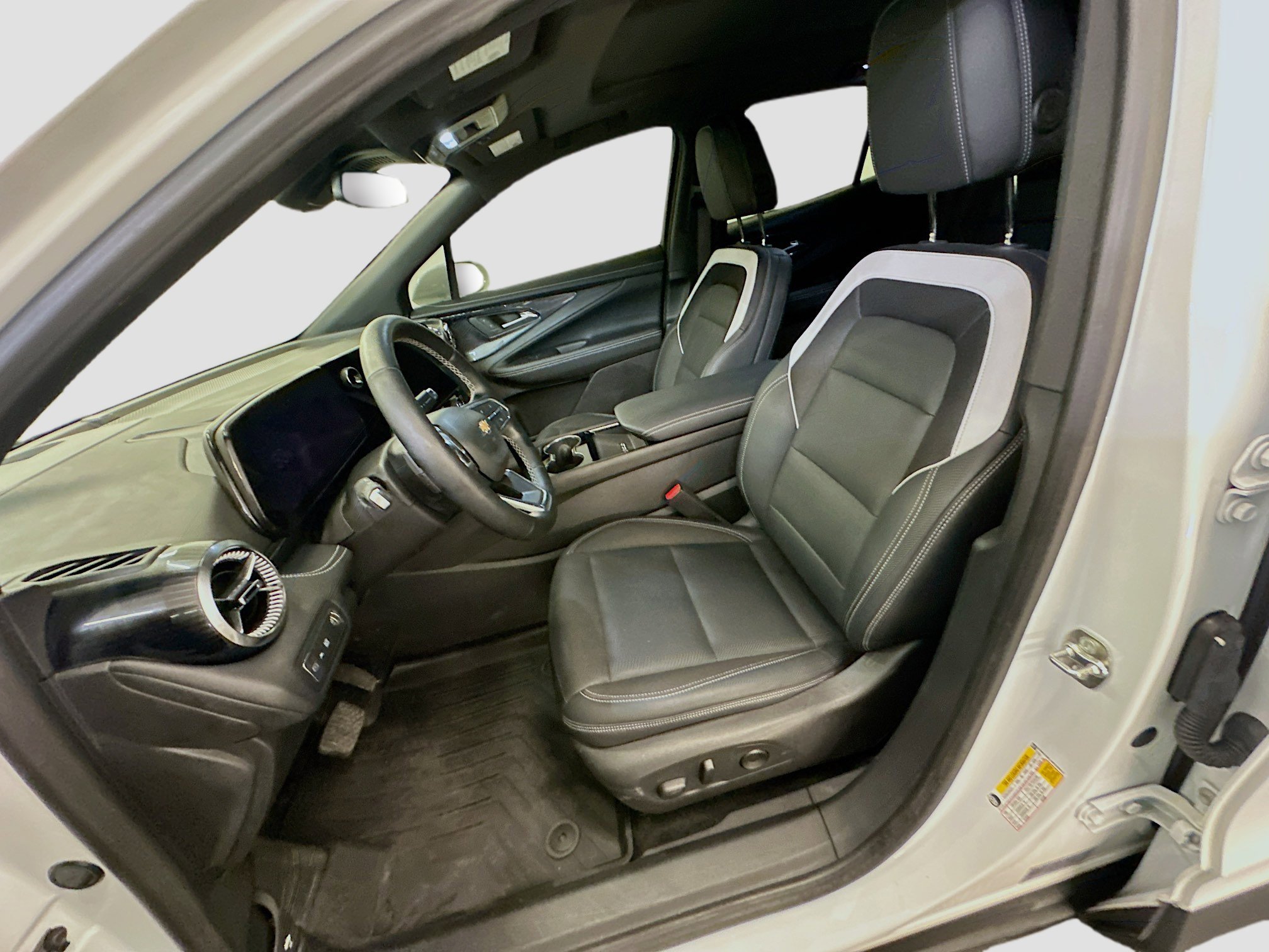 Used 2024 Chevrolet Blazer EV LT image 13