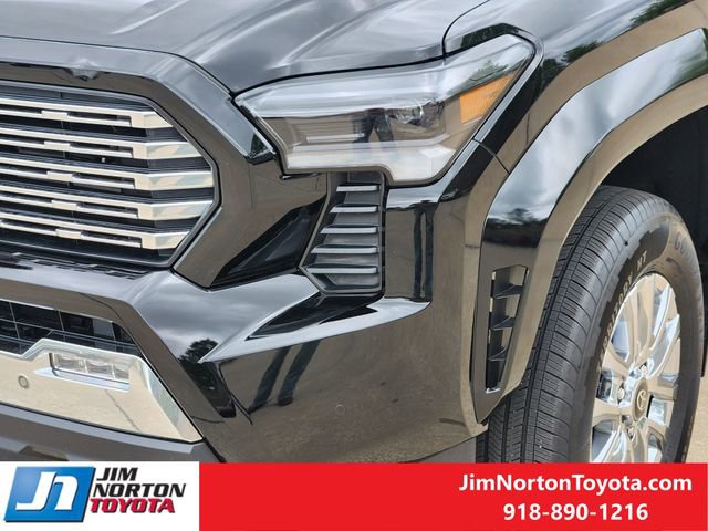 Used 2025 Toyota Tacoma Limited AWD/4WD image 11