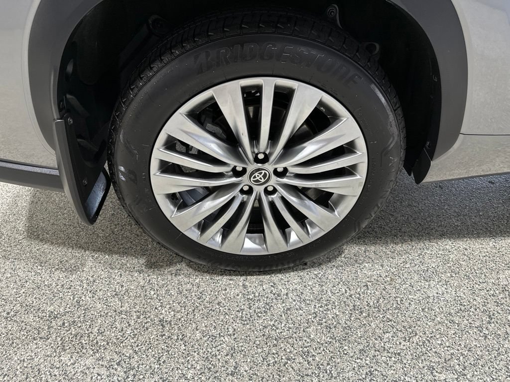 Certified 2026 Toyota Highlander Platinum AWD/4WD image 21