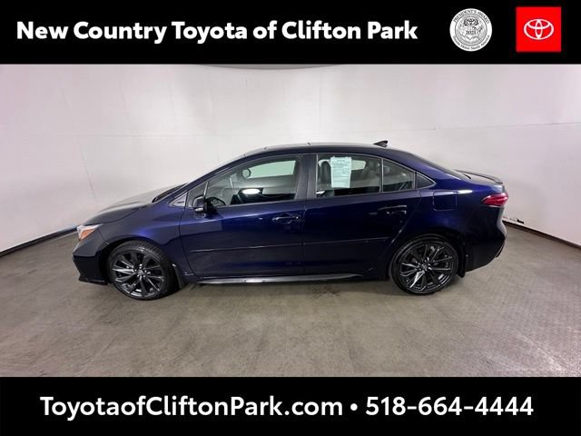 Used 2025 Toyota Corolla XSE FWD image 6