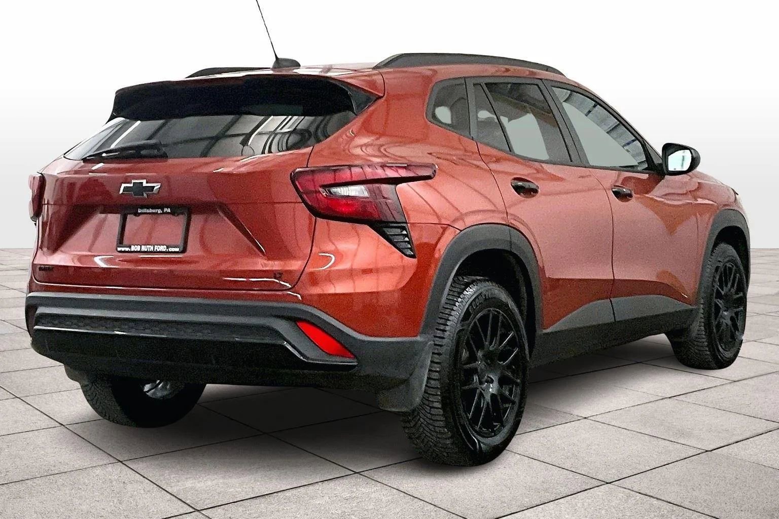 Used 2024 Chevrolet Trax LT w/ LT Convenience Package image 11