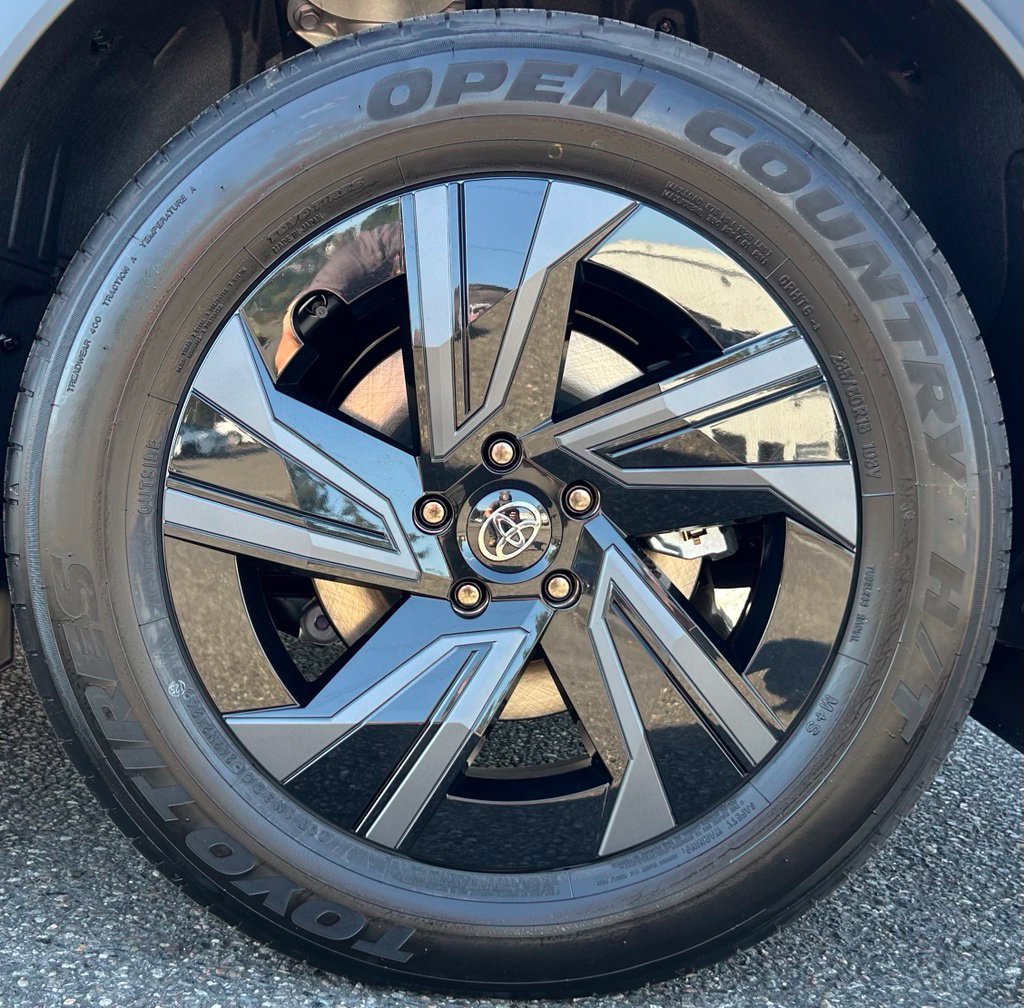 New 2026 Toyota C-HR AWD/4WD image 27