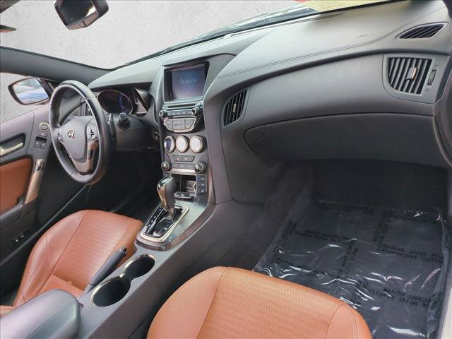 Used 2014 Hyundai Genesis 3.8 RWD image 19