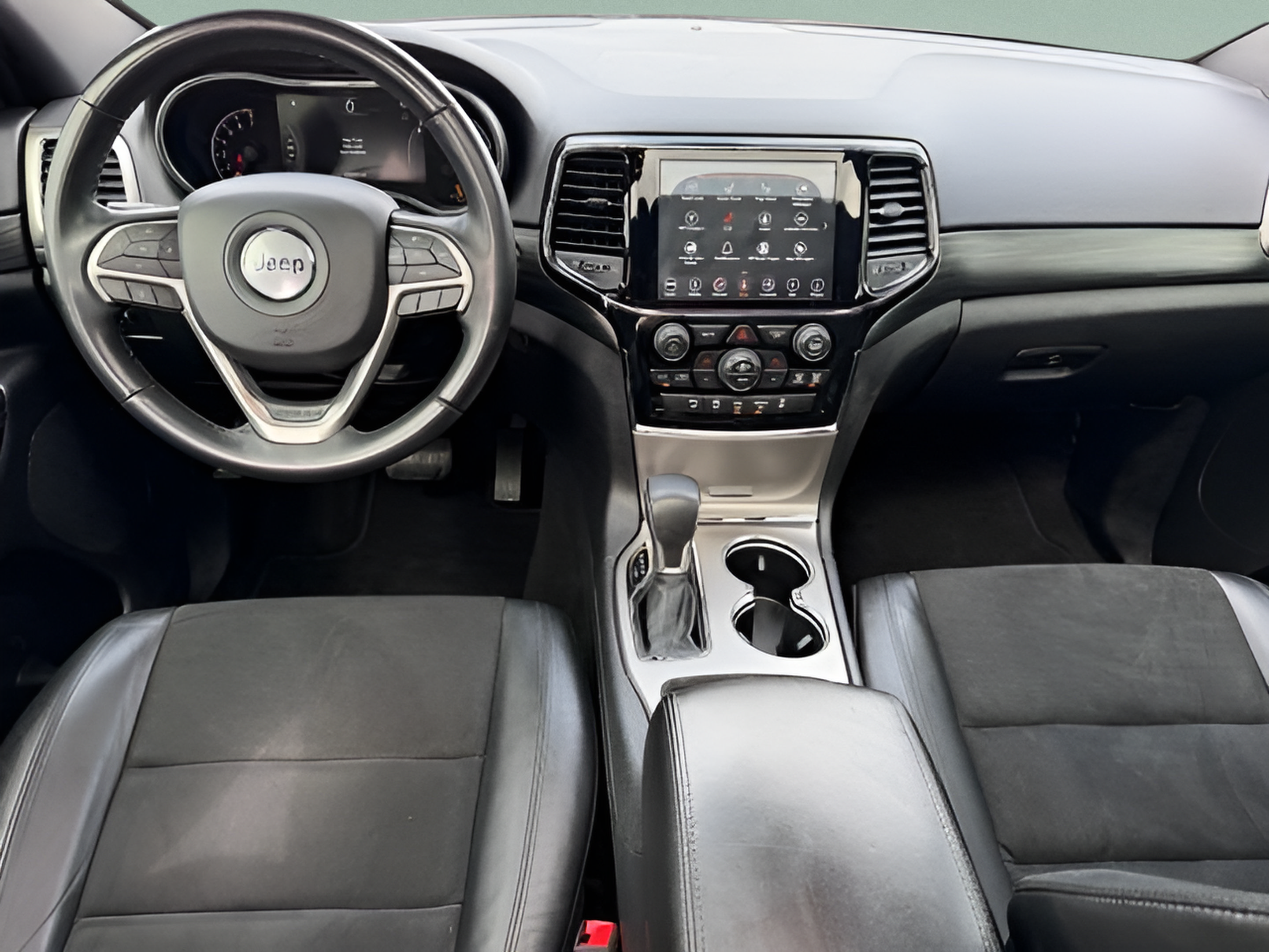 Used 2019 Jeep Grand Cherokee Altitude AWD/4WD image 10