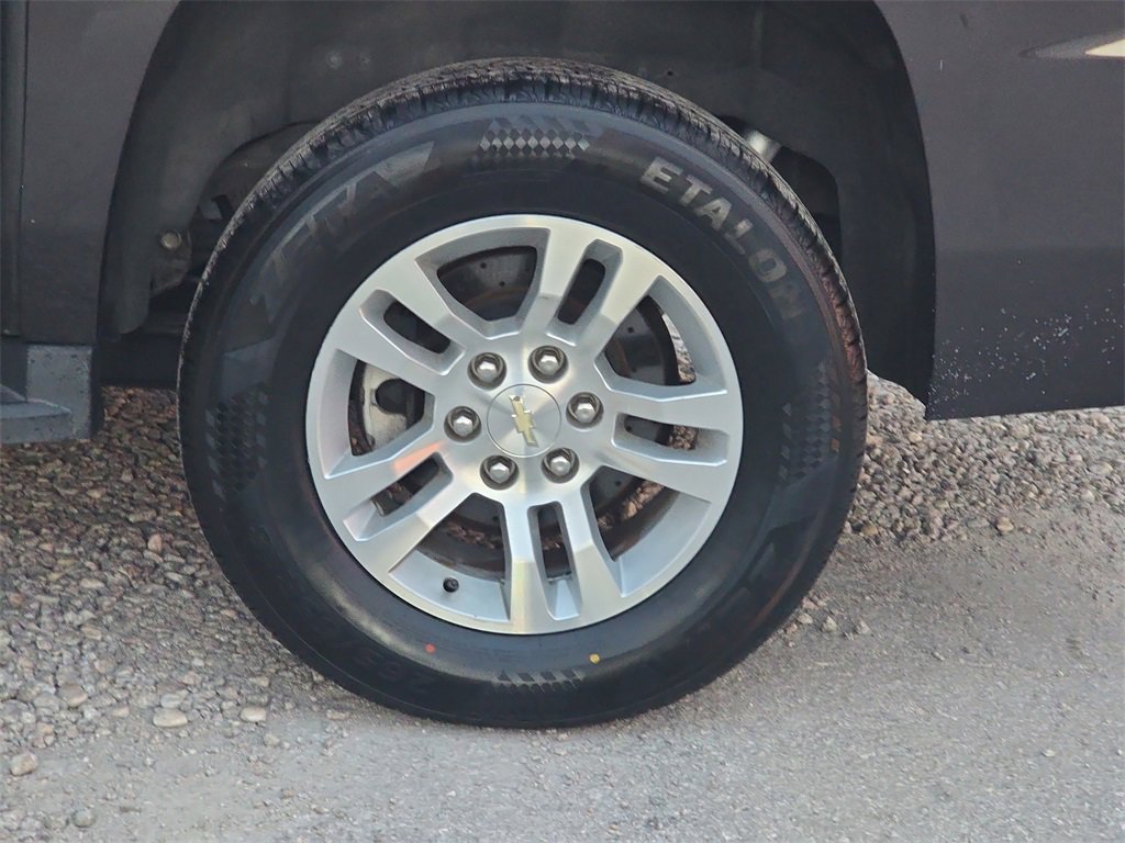 Used 2017 Chevrolet Suburban LT image 29