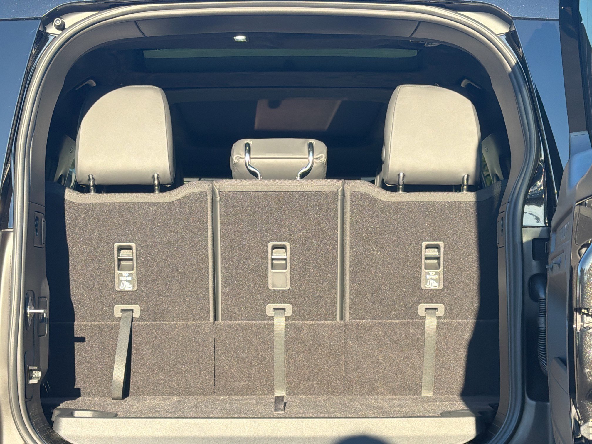 New 2026 Land Rover Defender 130 V8 image 12