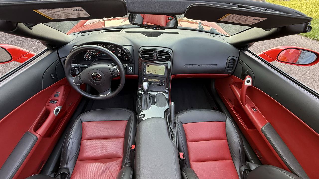 Used 2013 Chevrolet Corvette Grand Sport w/ 2LT Preferred Equipment Group RWD image 21