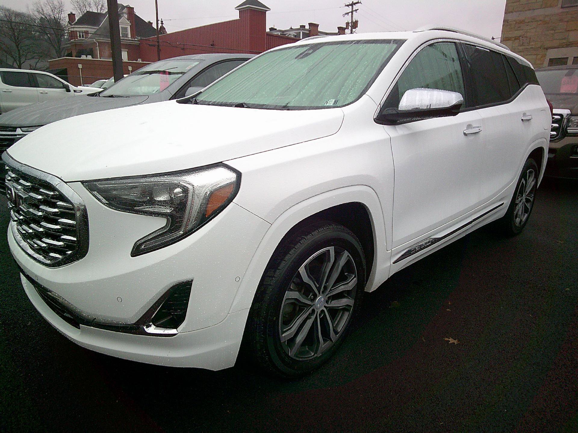 Used 2018 GMC Terrain Denali w/ Advanced Safety Package image 3